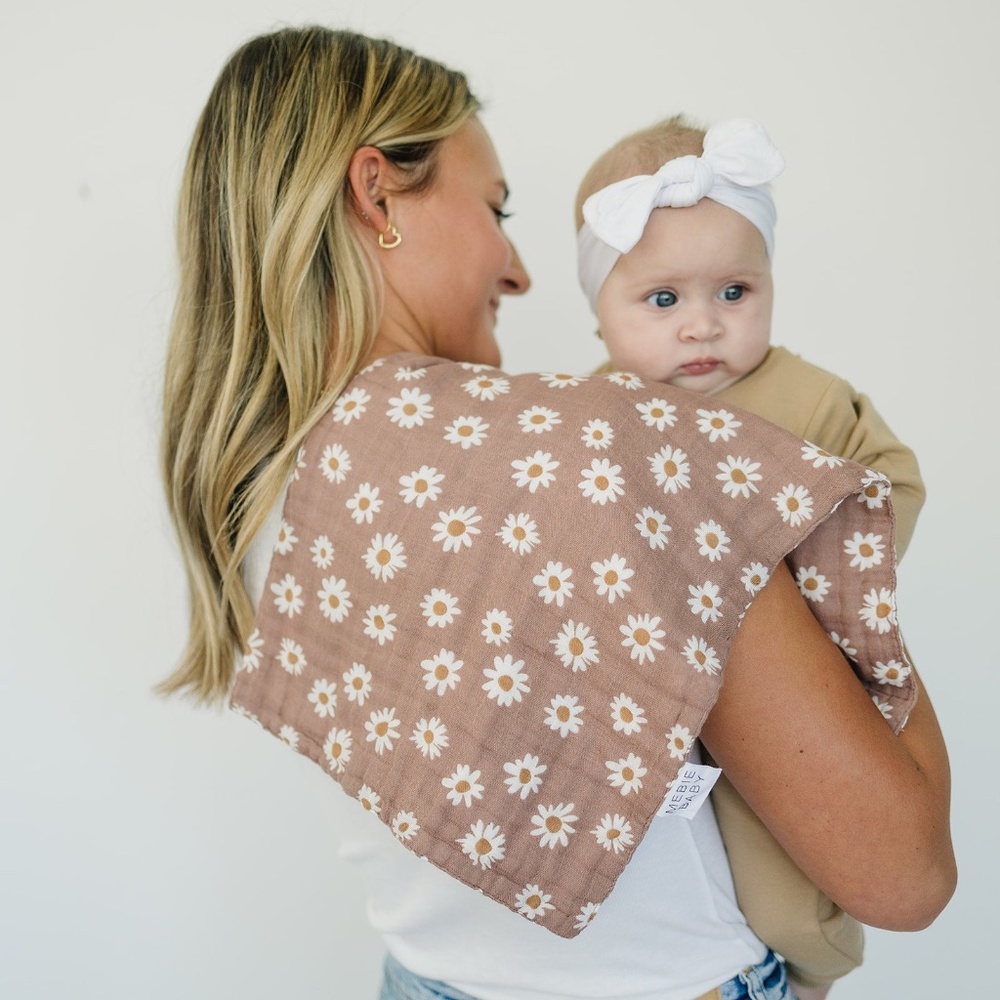 NWT Mebie Baby Daisy Dream Muslin Burp Cloth